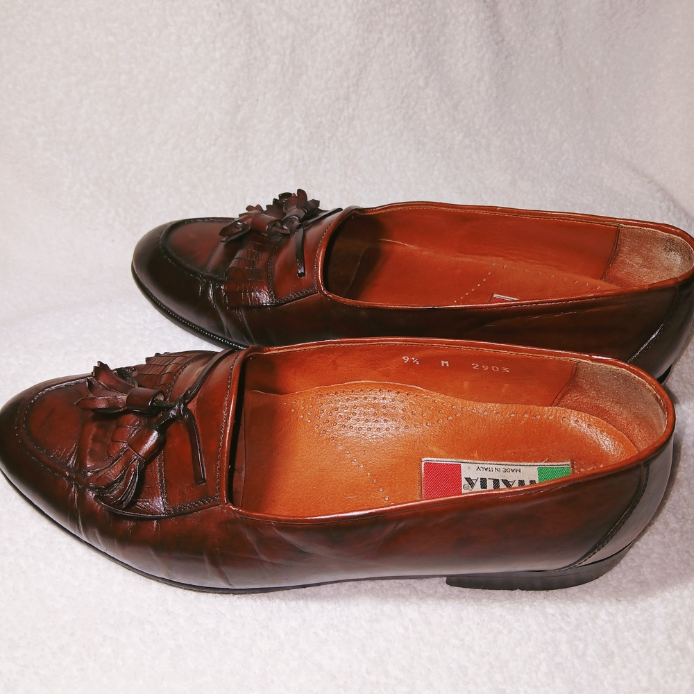 Classic Brown Leather Tassel Loafers for Women - Picture 6 of 6